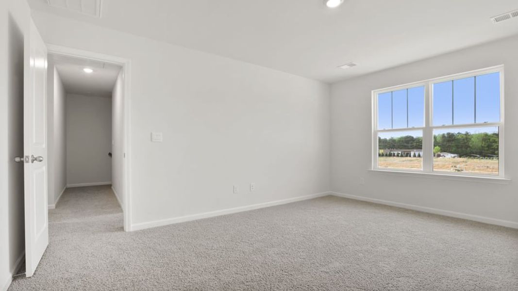 Spacious, unfurnished interior of a new home in Cedar Gap, Fountain Inn (Image 30).