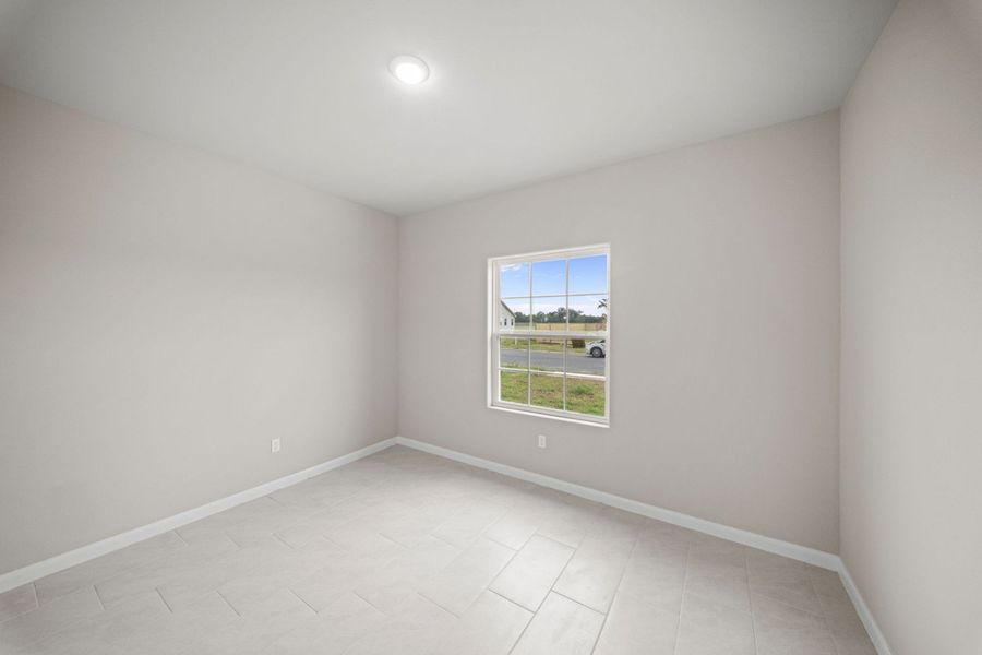 Spacious, unfurnished interior of a new home in Monte Cielo, Weslaco (Image 13).