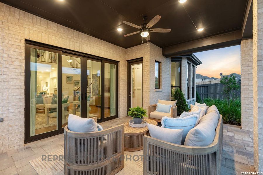 Exterior details and patio area of a home in Davis Ranch, San Antonio (Image 2).
