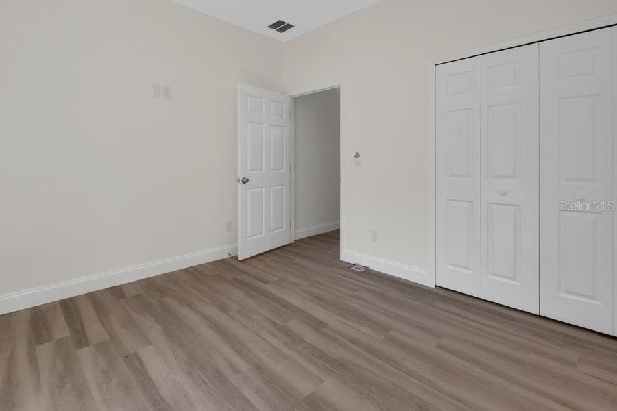 Spacious, unfurnished interior of a new home in , Daytona Beach (Image 14).