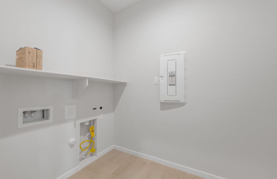 Spacious, unfurnished interior of a new home in Legado West, Queen Creek (Image 28). Spacious, unfurnished interior of a new home in Legado West, Queen Creek (Image 28).
