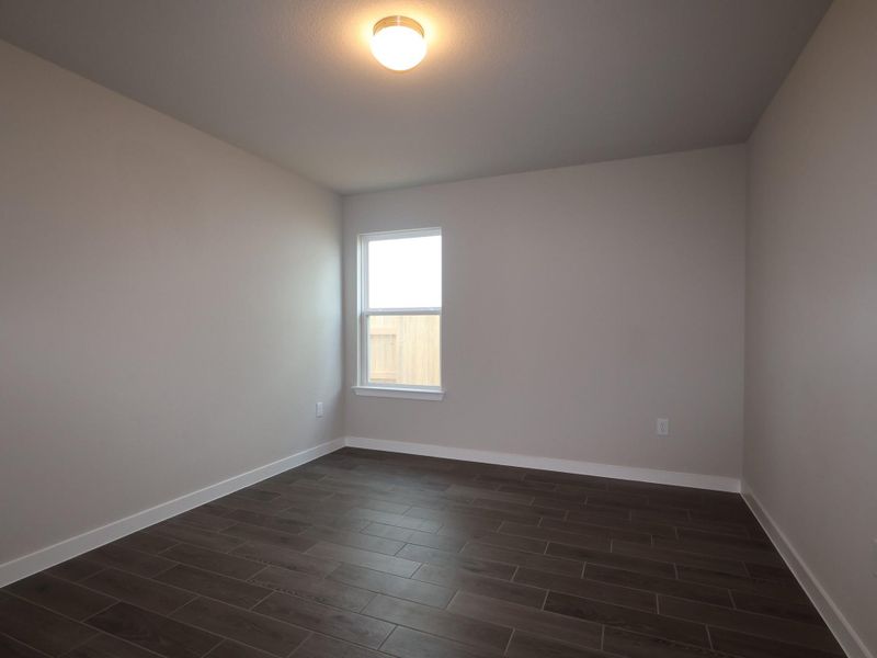Spacious, unfurnished interior of a new home in Willow Springs, Buda (Image 9).