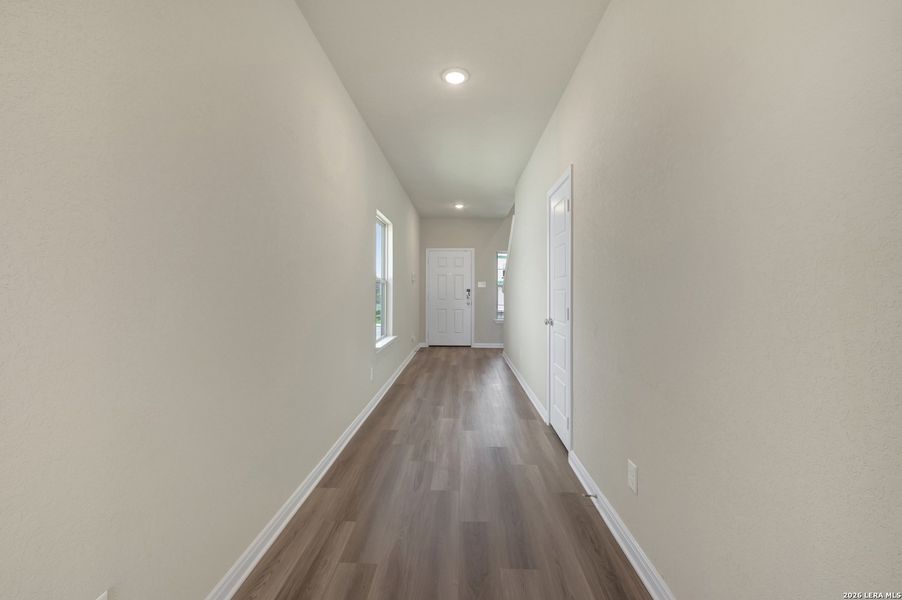 Spacious, unfurnished interior of a new home in Park Place, New Braunfels (Image 49).