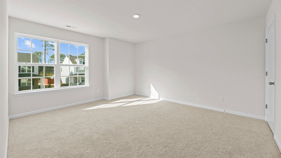 Spacious, unfurnished interior of a new home in West New Bern, New Bern (Image 23).
