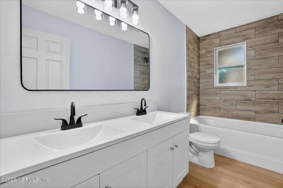 Furnished interior view inside a new home in , Jacksonville (Image 5).