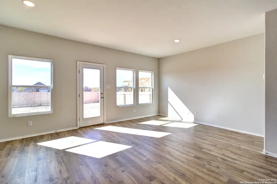 Spacious, unfurnished interior of a new home in Prairie Green, Converse (Image 9).