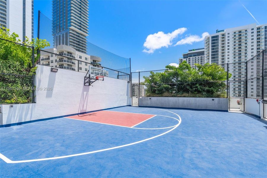 Condo located in Miami, FL showcasing its design and architecture (Image 31). Condo located in Miami, FL showcasing its design and architecture (Image 31).