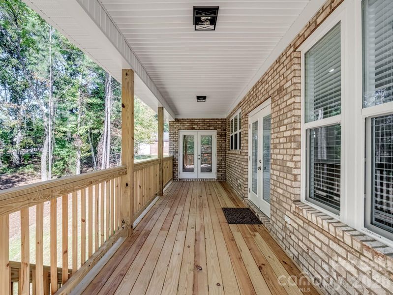 Exterior details and patio area of a home in College Place, Lancaster (Image 26).
