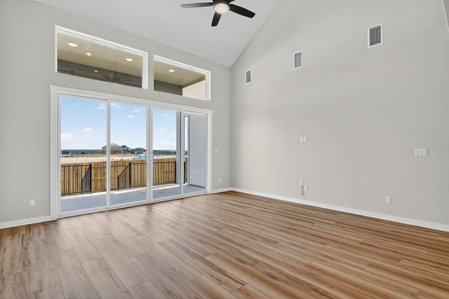 Spacious, unfurnished interior of a new home in Lariat, Liberty Hill (Image 29).