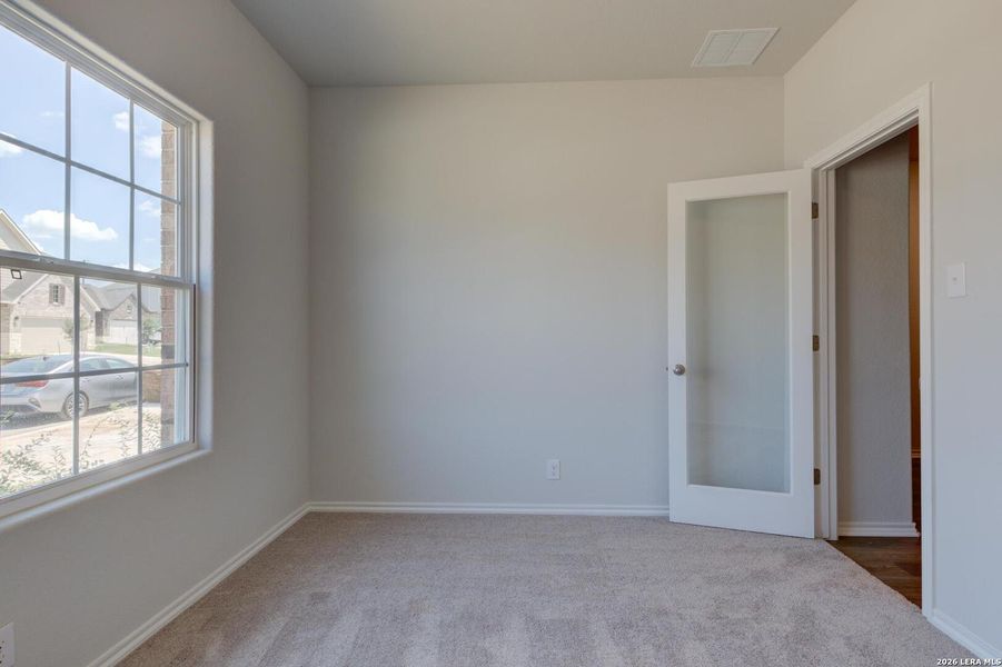 Spacious, unfurnished interior of a new home in Nopal Valley, San Antonio (Image 19). Spacious, unfurnished interior of a new home in Nopal Valley, San Antonio (Image 19).