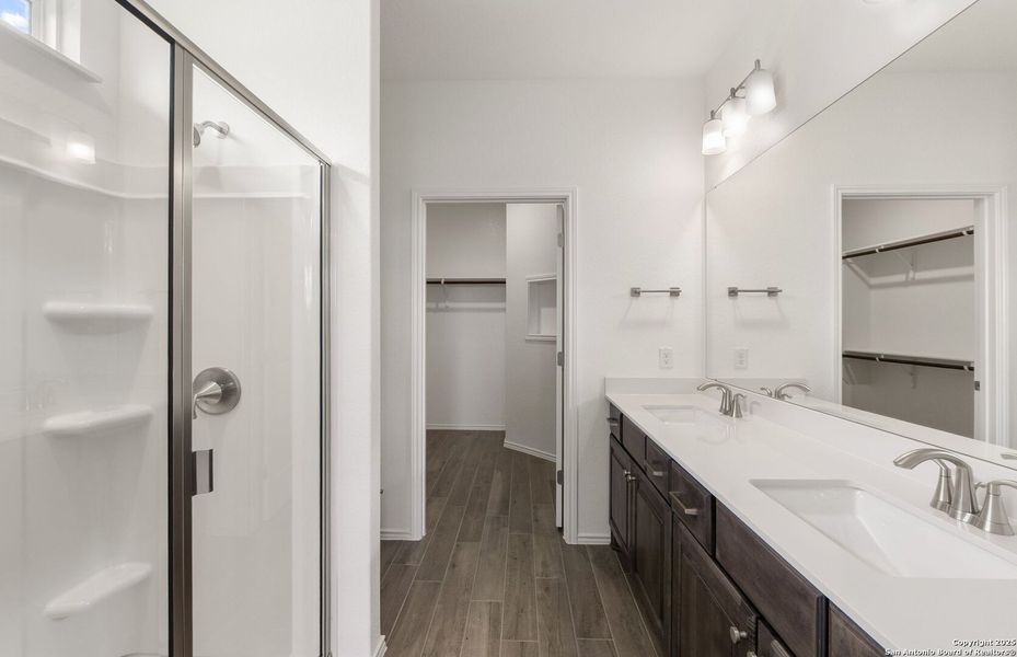 Furnished interior view inside a new home in Del Webb New Braunfels at Veramendi, New Braunfels (Image 12).