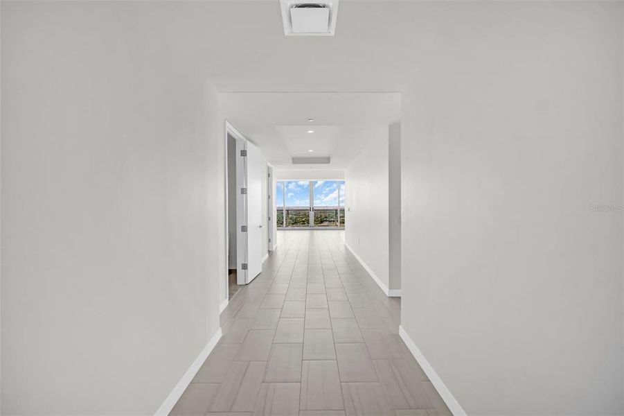 Spacious, unfurnished interior of a new home in , St. Petersburg (Image 72).