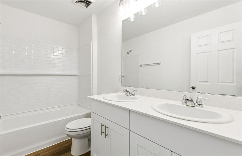 Spacious secondary bathroom