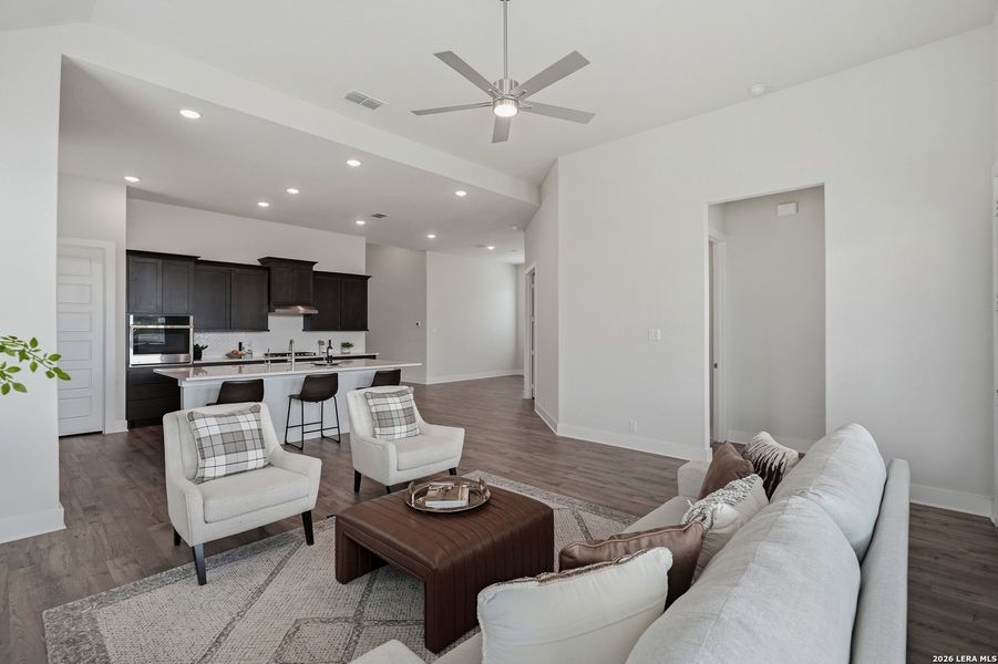 Furnished interior view inside a new home in Esperanza 50's, Boerne (Image 8).