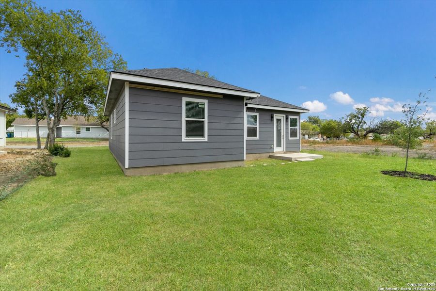 Exterior details and patio area of a home in , San Antonio (Image 3).