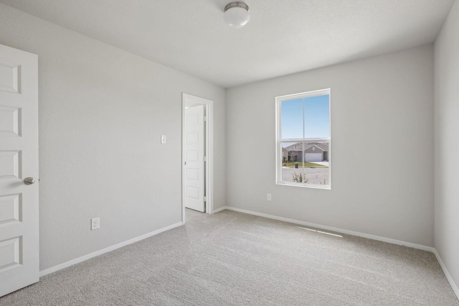 Spacious, unfurnished interior of a new home in Cloverleaf, Austin (Image 26). Spacious, unfurnished interior of a new home in Cloverleaf, Austin (Image 26).