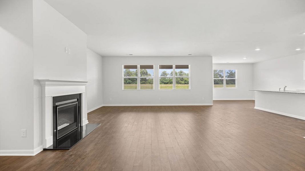 Spacious, unfurnished interior of a new home in Chukker Creek Landing, Aiken (Image 16).