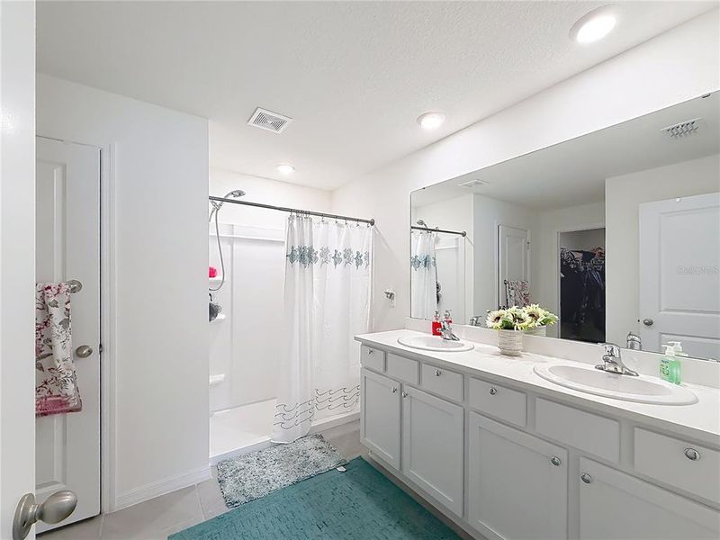 Furnished interior view inside a new home in Huntington Ridge, Ocala (Image 15).