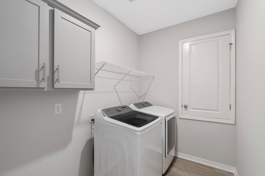 Representative interior finishes for a home built from the Drexel by Maronda Homes in Bellview Pointe, Bellview (Image 20).