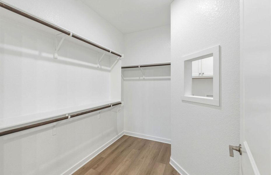 Spacious, unfurnished interior of a new home in Sun City Texas, Georgetown (Image 10).