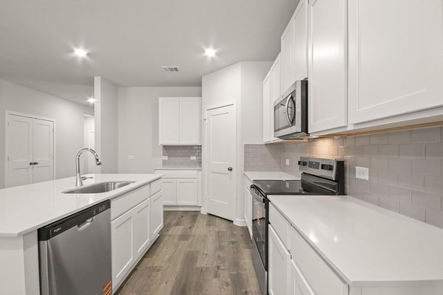 Furnished interior view inside a new home in Oakwood Ranch, Willis (Image 13). Furnished interior view inside a new home in Oakwood Ranch, Willis (Image 13).