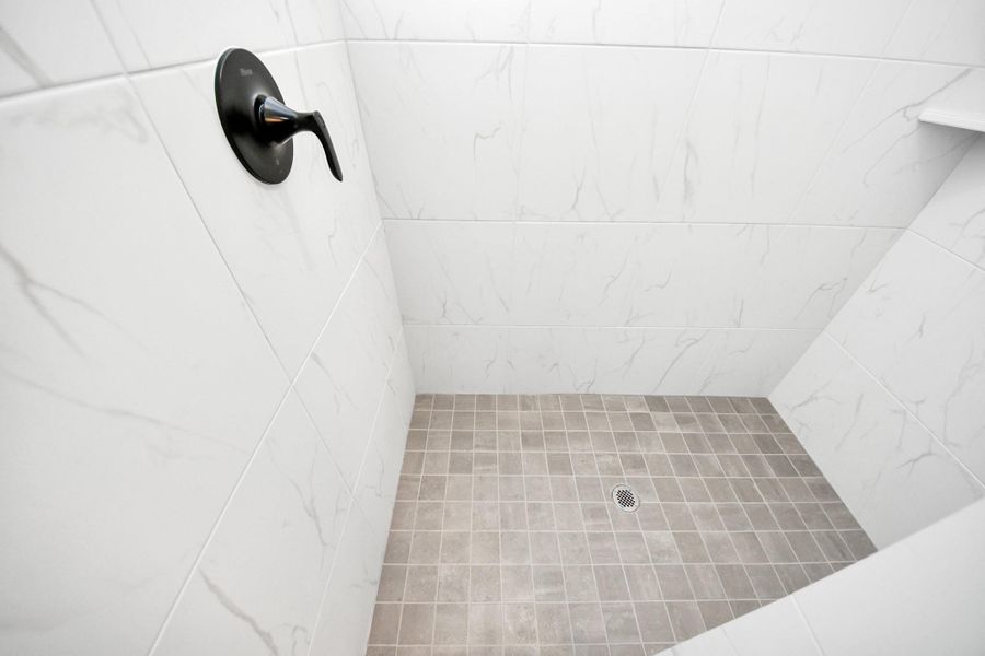 Close-up of interior finishes inside a home in Lexington Heights, Willis (Image 17).