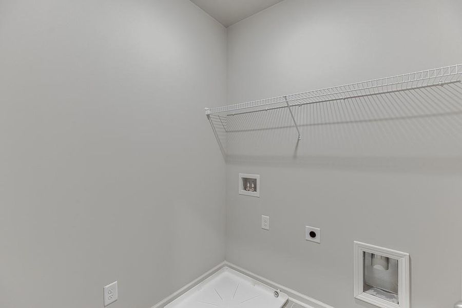 Spacious, unfurnished interior of a new home in , Gainesville (Image 29).