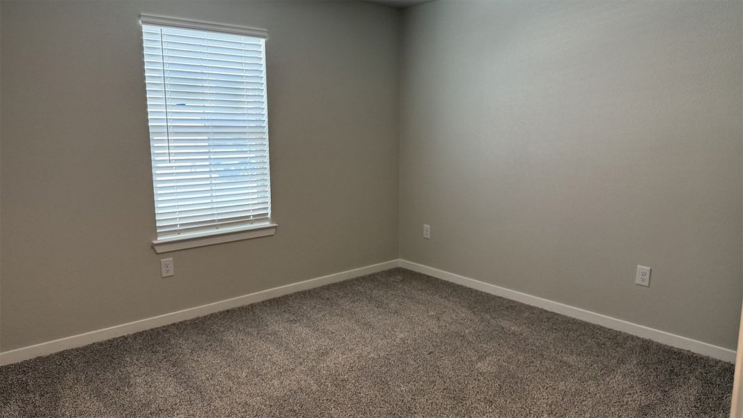 Spacious, unfurnished interior of a new home in London Towne, Corpus Christi (Image 12).