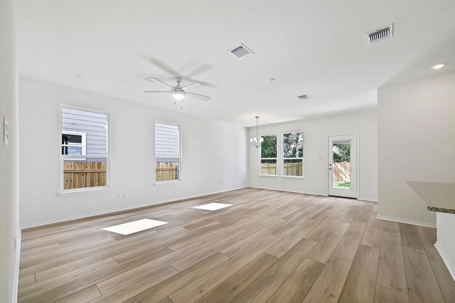 Spacious, unfurnished interior of a new home in Hidden Trails, Belton (Image 5).