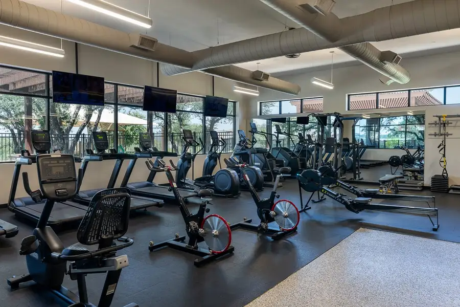 Community amenities in Travisso, Leander (Image 17).