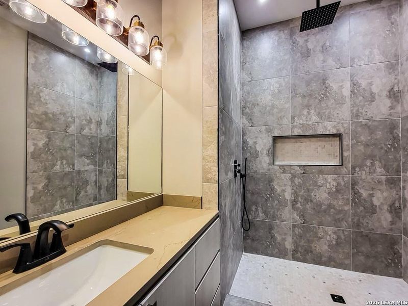 Furnished interior view inside a new home in , Eagle Pass (Image 9).