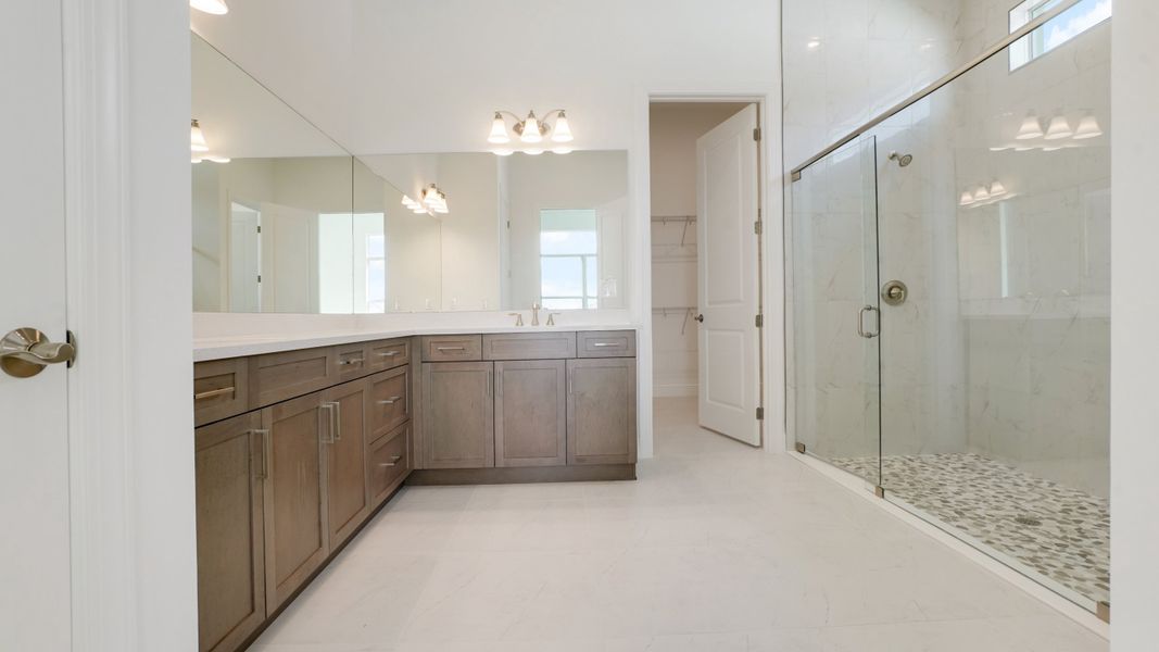 Owner's Suite Bath Owner's Suite Bath