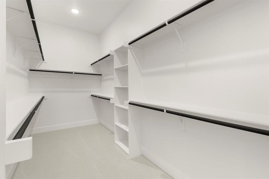 21. 2624 Shadybrook - Closet 21. 2624 Shadybrook - Closet