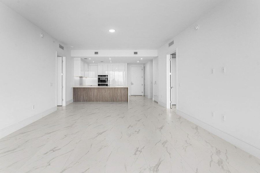 011-220LakeShoreDrive-1415-LakePark-FL-3