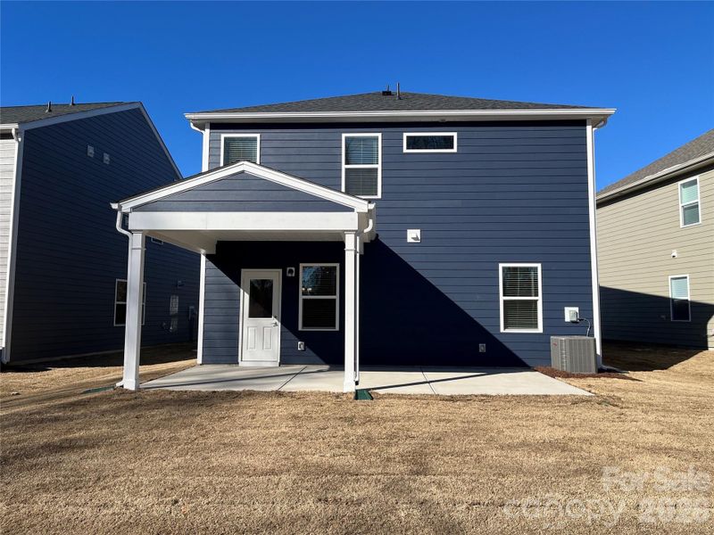Exterior details and patio area of a home in Parkside Crossing, Charlotte (Image 3).