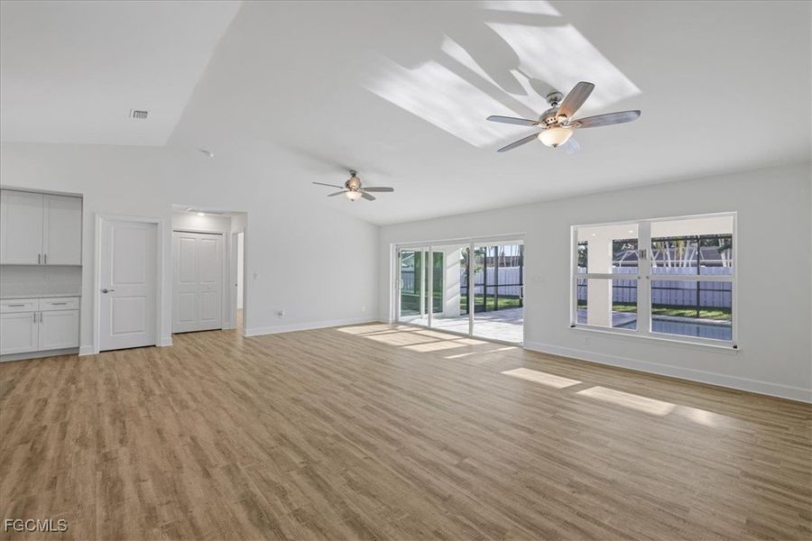 Spacious, unfurnished interior of a new home in Cape Coral, Cape Coral (Image 17).