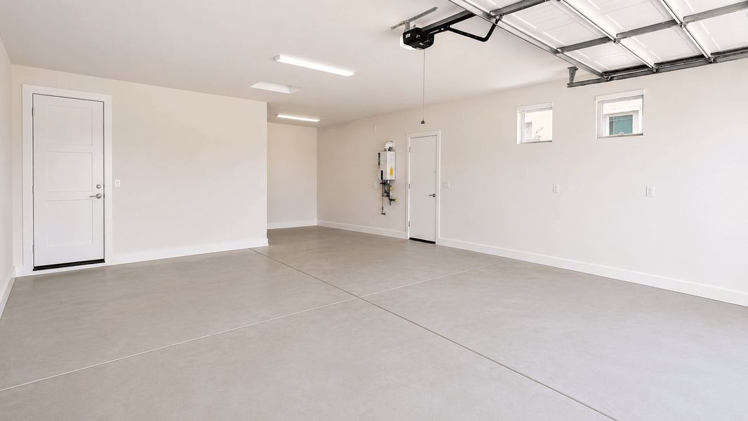 Spacious, unfurnished interior of a new home in The Grove at El Cidro, Goodyear (Image 8).