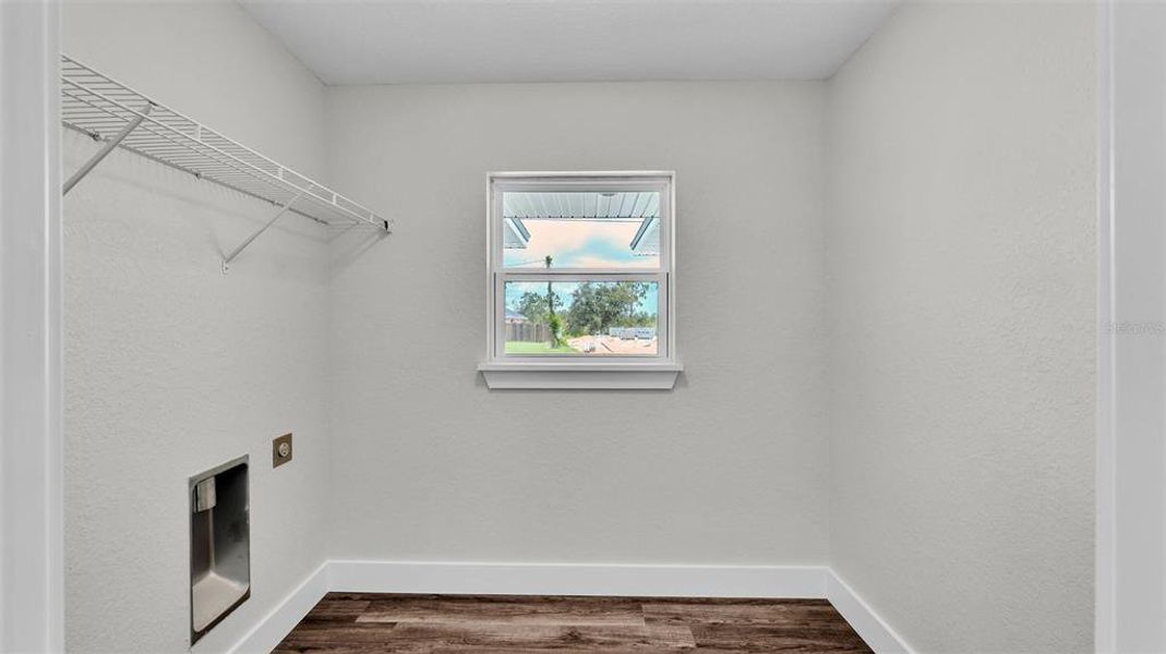 Furnished interior view inside a new home in , Sebring (Image 9).