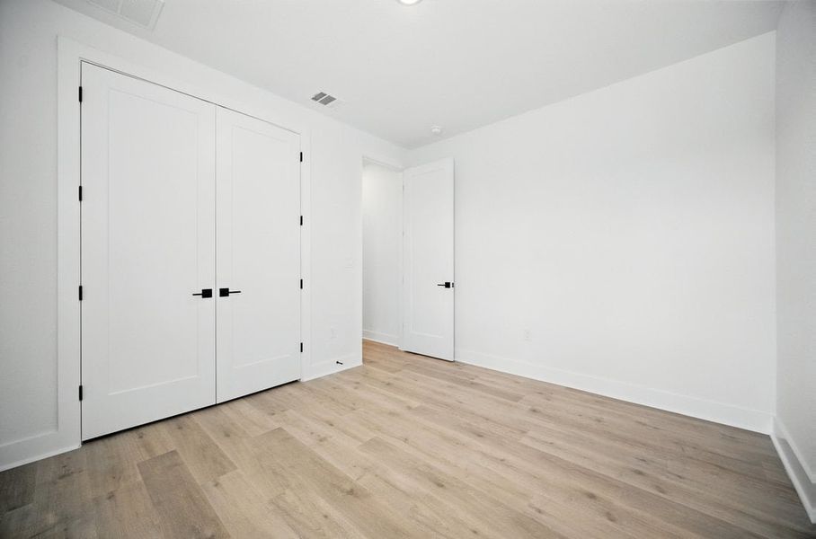 Spacious, unfurnished interior of a new home in Foxfield, Austin (Image 16).