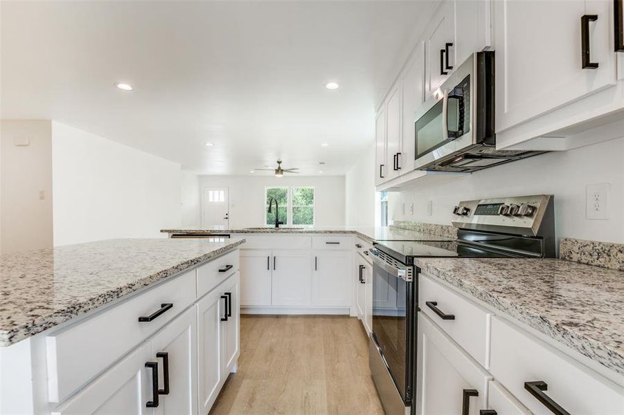 Furnished interior view inside a new home in , Terrell (Image 5).