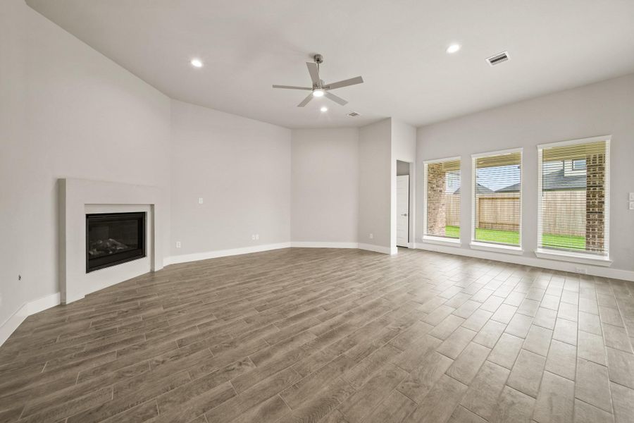 Spacious, unfurnished interior of a new home in Beacon Hill, Waller (Image 13). Spacious, unfurnished interior of a new home in Beacon Hill, Waller (Image 13).