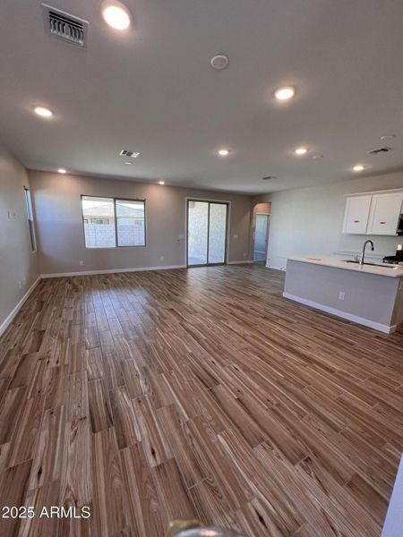 CP35 Lot 35 - GREAT ROOM