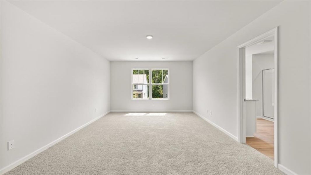 Spacious, unfurnished interior of a new home in Oconee Overlook, Gainesville (Image 15).