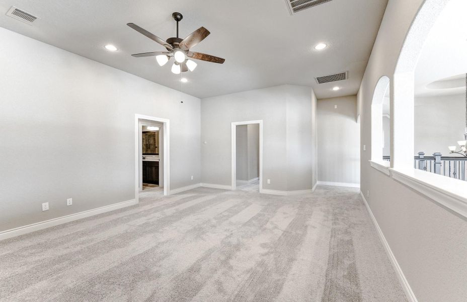 Spacious, unfurnished interior of a new home in Bridgeland 60′, Cypress (Image 33).