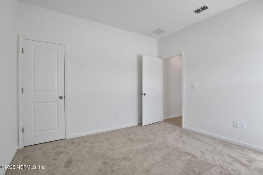 Spacious, unfurnished interior of a new home in , Green Cove Springs (Image 35).