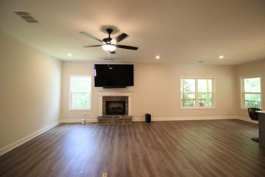 Spacious, unfurnished interior of a new home in , Dallas (Image 40). Spacious, unfurnished interior of a new home in , Dallas (Image 40).