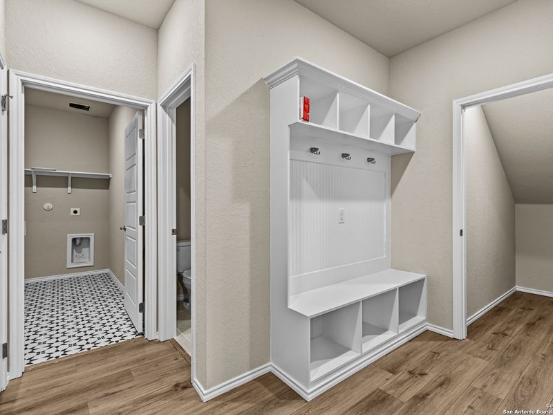 Spacious, unfurnished interior of a new home in Royal Crest, San Antonio (Image 33).