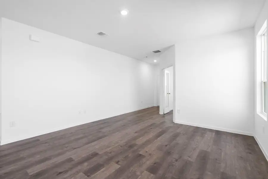 Spacious, unfurnished interior of a new home in Windcress, Cove (Image 10). Spacious, unfurnished interior of a new home in Windcress, Cove (Image 10).