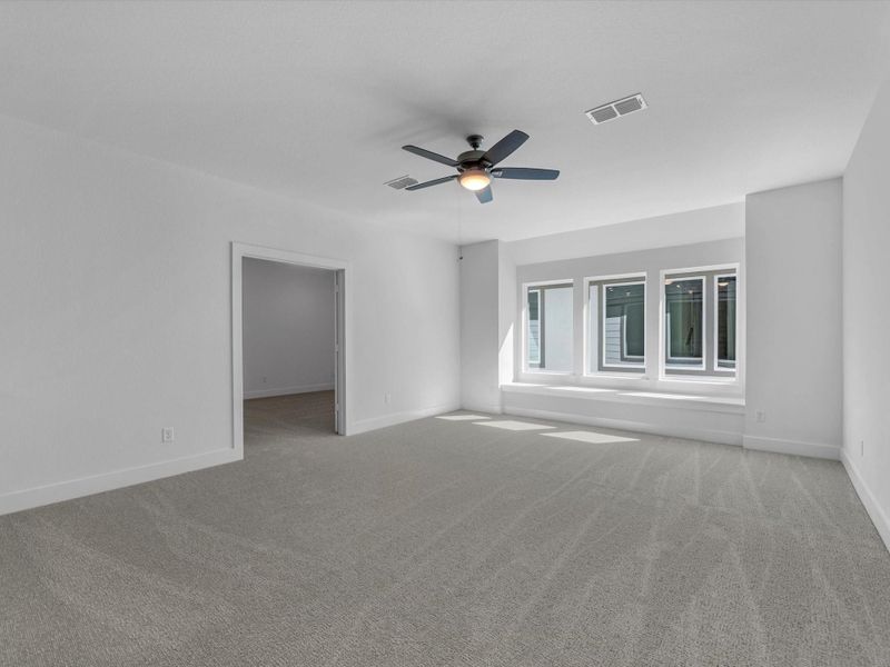 Spacious, unfurnished interior of a new home in Pecan Ridge, Fulshear (Image 8).