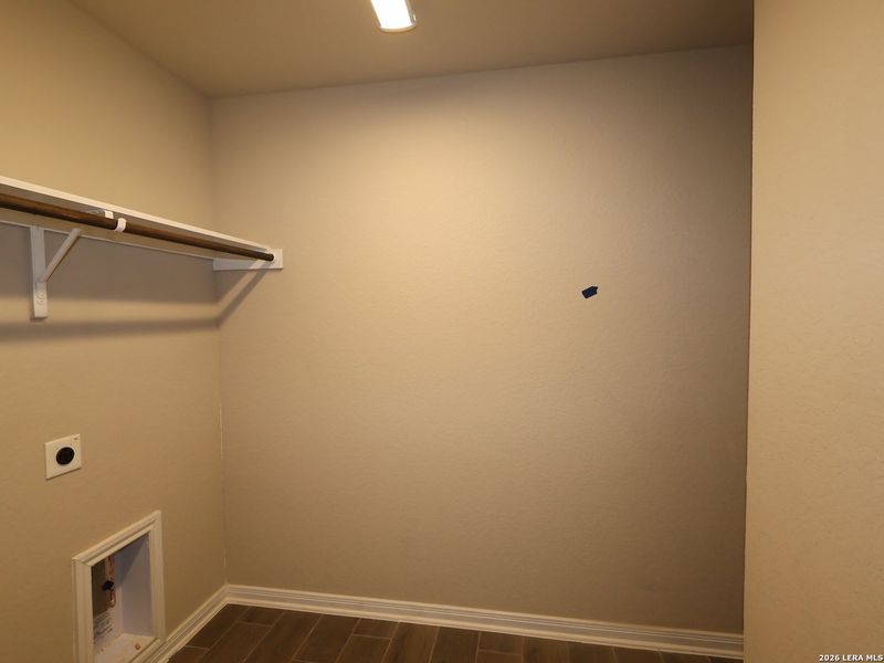Spacious, unfurnished interior of a new home in Chaparral Ranch, Floresville (Image 14).